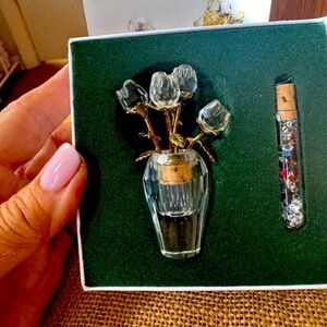 Swarovski crystal secrets  vase  rose  flowers home accent holiday gifts  beads